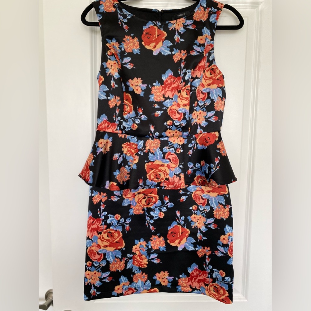 FOREVER 21 black floral dress size medium